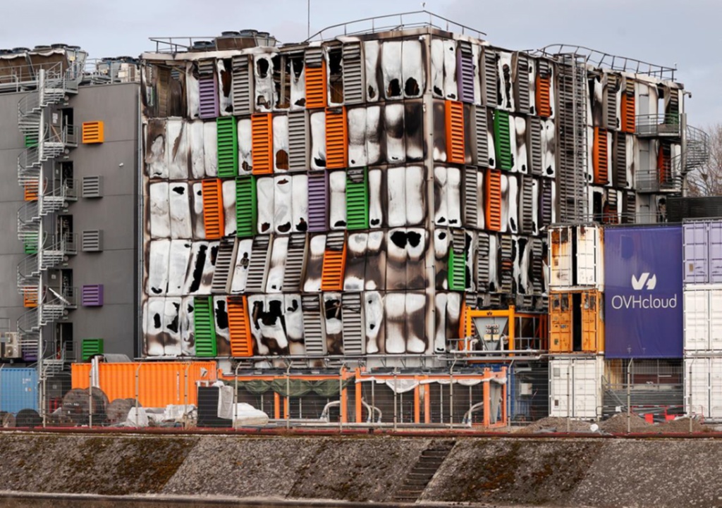 Рис. 2. Пятиэтажный дата-центр SBG2 после пожара